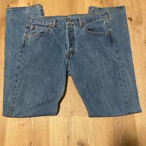 Levi’s straight leg jeans